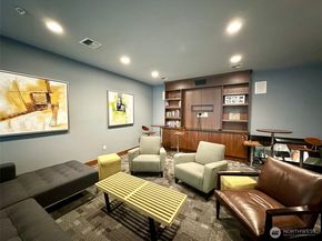 4547 8th Ave NE 306, Seattle WA 98105