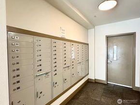 4547 8th Ave NE 306, Seattle WA 98105