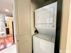 4547 8th Ave NE 306, Seattle WA 98105