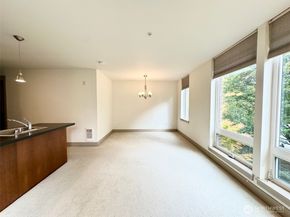 4547 8th Ave NE 306, Seattle WA 98105