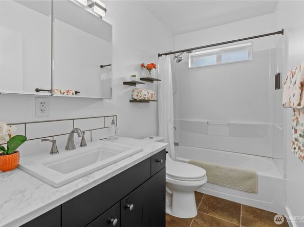 1104 12th Street NE, Auburn WA 98002