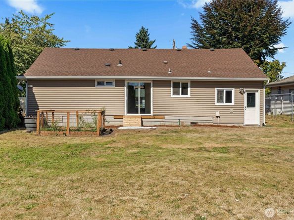 1104 12th Street NE, Auburn WA 98002