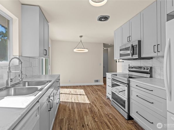 1104 12th Street NE, Auburn WA 98002