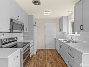 1104 12th Street NE, Auburn WA 98002