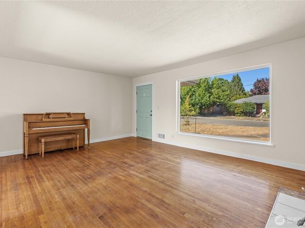 1104 12th Street NE, Auburn WA 98002