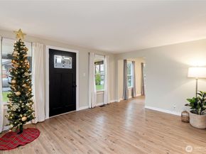 2013 8th Street, Bremerton WA 98337