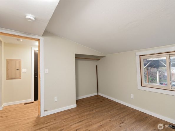 2013 8th Street, Bremerton WA 98337