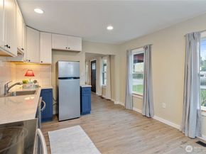 2013 8th Street, Bremerton WA 98337