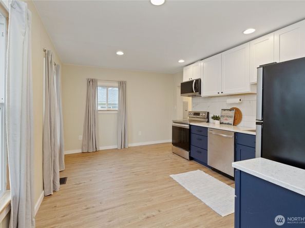 2013 8th Street, Bremerton WA 98337