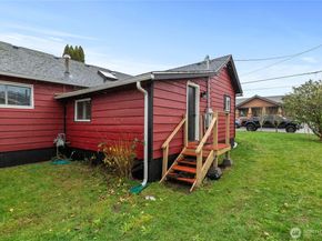 2013 8th Street, Bremerton WA 98337