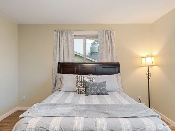 2013 8th Street, Bremerton WA 98337