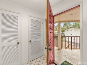 9920 NE 119th Street 308, Kirkland WA 98034