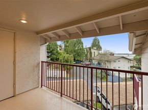 9920 NE 119th Street 308, Kirkland WA 98034
