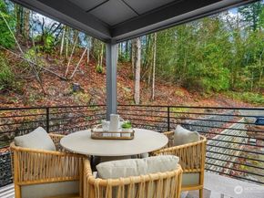 10814 (HS 65) 120th Lane NE E, Kirkland WA 98033