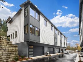 10814 (HS 65) 120th Lane NE E, Kirkland WA 98033