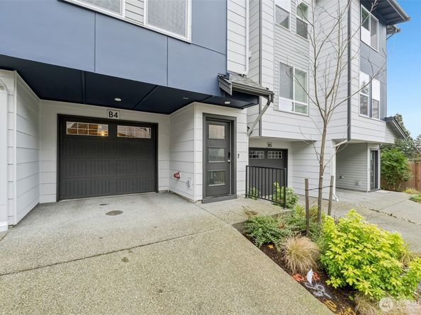 14925 44th Avenue W B4, Lynnwood WA 98087