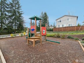 14925 44th Avenue W B4, Lynnwood WA 98087