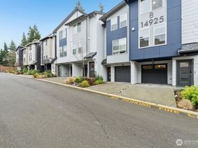 14925 44th Avenue W B4, Lynnwood WA 98087