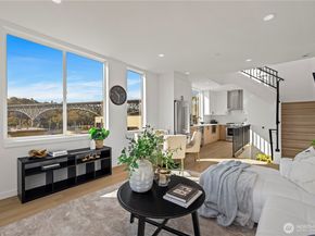 3425 Albion Place N, Seattle WA 98103