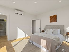 3425 Albion Place N, Seattle WA 98103