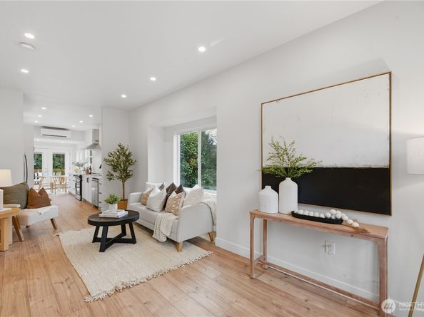 2623 SW Yancy Street, Seattle WA 98126