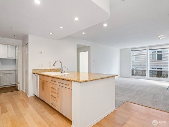 3221 SW Avalon Way 313, Seattle WA 98126