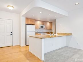 3221 SW Avalon Way 313, Seattle WA 98126
