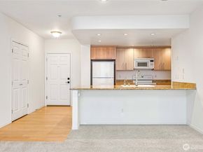 3221 SW Avalon Way 313, Seattle WA 98126