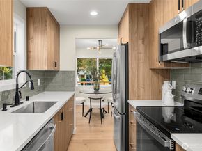 922 NE 117th Street, Seattle WA 98125