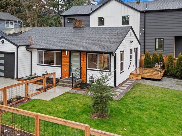 922 NE 117th Street, Seattle WA 98125