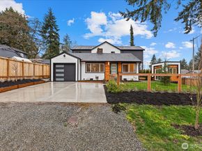 922 NE 117th Street, Seattle WA 98125