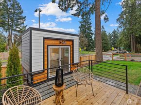 922 NE 117th Street, Seattle WA 98125