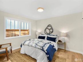 922 NE 117th Street, Seattle WA 98125