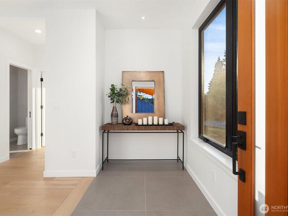 6214 40th Avenue NE, Seattle WA 98115