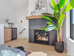 8750 13th Avenue NW B, Seattle WA 98117