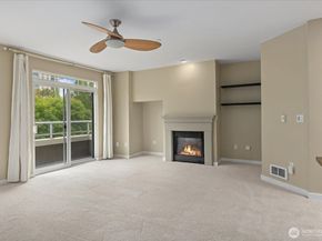 925 110th Avenue NE PH05, Bellevue WA 98004