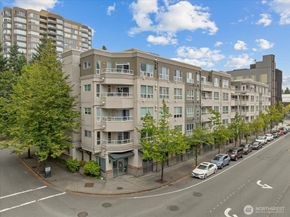 925 110th Avenue NE PH05, Bellevue WA 98004