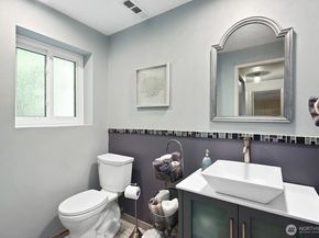 21806 NE 17th Court, Sammamish WA 98074