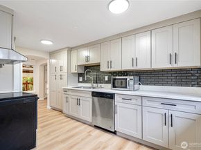 15520 30th Avenue NE, Shoreline WA 98155