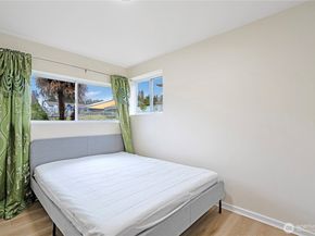 15520 30th Avenue NE, Shoreline WA 98155