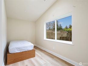 15520 30th Avenue NE, Shoreline WA 98155