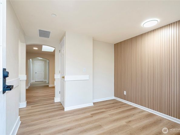 15520 30th Avenue NE, Shoreline WA 98155