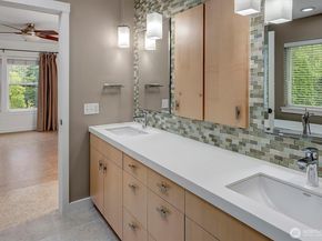 414 10th Street S, Kirkland WA 98033