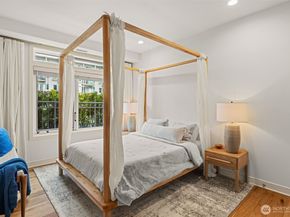 225 2nd Street S D4, Kirkland WA 98033