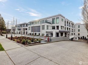 225 2nd Street S D4, Kirkland WA 98033