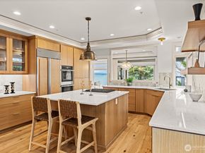 225 2nd Street S D4, Kirkland WA 98033