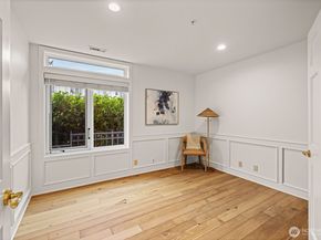 225 2nd Street S D4, Kirkland WA 98033