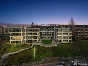 225 2nd Street S D4, Kirkland WA 98033