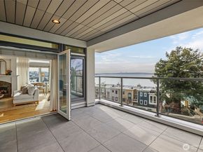 225 2nd Street S D4, Kirkland WA 98033