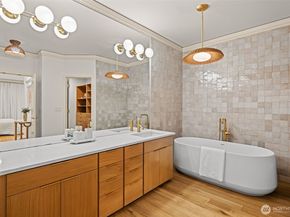 225 2nd Street S D4, Kirkland WA 98033